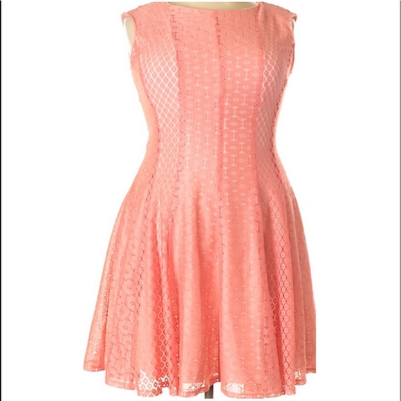 Danny & Nicole Dresses & Skirts - Danny & Nicole Peach Dress